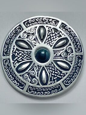 ST. JUSTIN Celtic Mandala PEWTER BROOCH / 1980s England / VINTAGE / 2.25 Inches